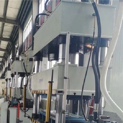 Preventive measures for emergency failure of hydraulic valves in hydraulic presses